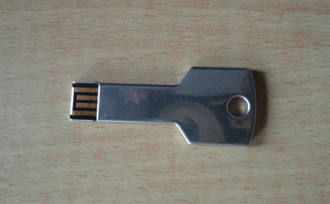 Google Adopts USB Drive Security Keys