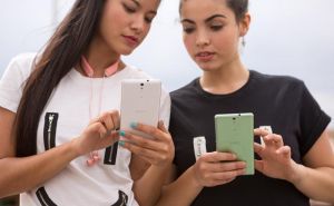 Avid selfie-taker? Meet new Xperia C5 Ultra and Xperia M5