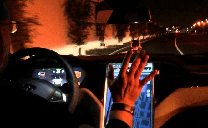 Autopilot mode coming this October to Tesla cars